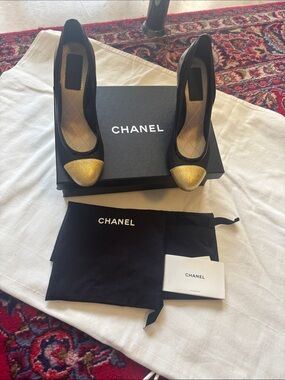 Chanel Pumps